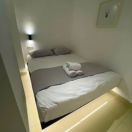 Deer Hotel *